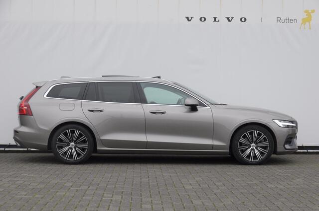 Volvo V60 T6 340PK Automaat Recharge AWD Inscription / Panoramadak / BLIS / Parkeersensoren met camera / Elektrische achterklep / Stoel - en stuurwielverwarming / Getint glas / Adaptieve cruise control