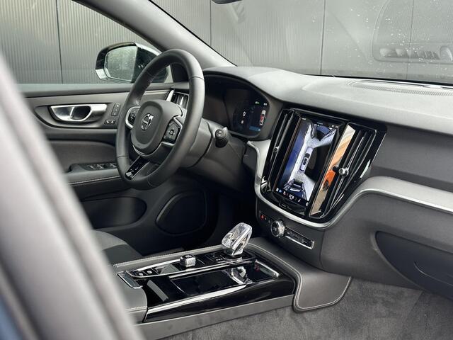 Volvo V60 2.0 T6 Plug-in hybrid AWD Plus Dark Harman /Kardon / Adaptive Cruise Control / BLIS / 360 camera / Electr. stoelverstelling / Stoel-, stuur-, voorruit verwarming / Keyless drive / Trekhaak