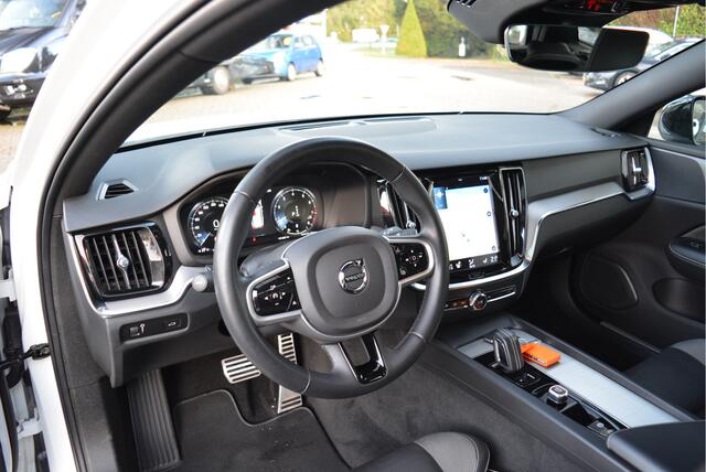 Volvo V60 2.0 B4 R-Design | Pano | Pilot | Adaptive | Orig. NL |