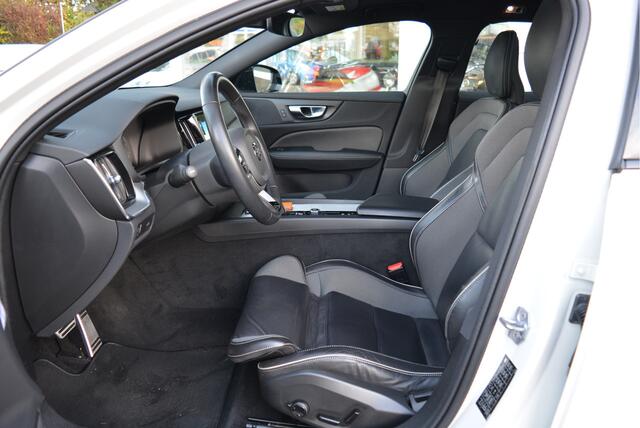 Volvo V60 2.0 B4 R-Design | Pano | Pilot | Adaptive | Orig. NL |