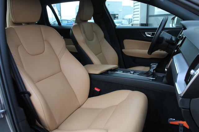 Volvo V60 2.0 T5 Momentum / Carplay / Leer / Trekhaak / N.A.P.