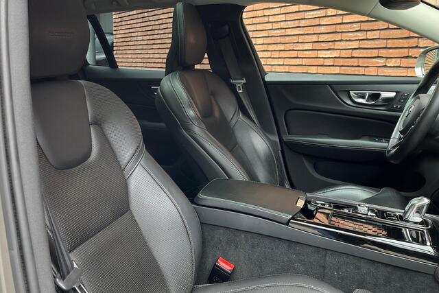 Volvo V60 T8 Twin Engine AWD Inscription | Trekhaak | Bowers & Wilkins | Geventileerd Leder | Panoramadak | Elektrisch Verstelbare Stoelen incl. Geheugen | Apple Carplay/ Android Auto | Parkeercamera | DAB+