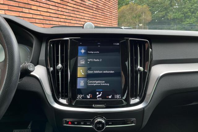 Volvo V60 T8 Twin Engine AWD Inscription | Trekhaak | Bowers & Wilkins | Geventileerd Leder | Panoramadak | Elektrisch Verstelbare Stoelen incl. Geheugen | Apple Carplay/ Android Auto | Parkeercamera | DAB+