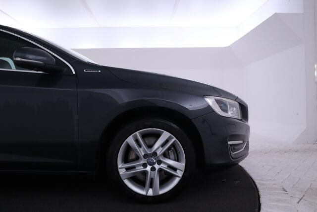 Volvo V60 2.4 D6 Twin Engine R-Design Leer, Memory, Navigatie, Climate,