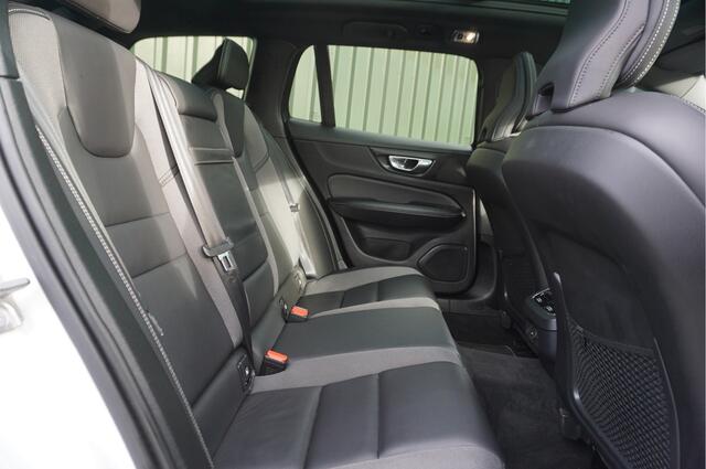 Volvo V60 2.0 B3 R-Design Automaat + Panoramadak/ 19inch/ LED/ Leer/ 360 camera/ Head-Up display/ Schitterend/ Garantie!