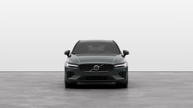 Volvo V60 2.0 T8 Plug-in hybrid AWD Plus Dark | Verwacht Dec. 2025 | Schuif/Kantel-Panoramadak | 360º Camera | Head-Up Display | Donker Getint Glas | 19" Lichtmetalen Wielen |