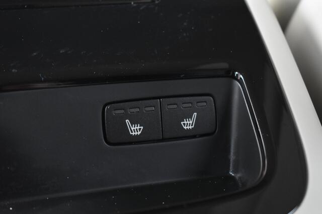 Volvo V60 T6 Twin Engine AWD 340PK Momentum Pro | Trekhaak | IntelliSafe Pro Line | 360 Camera | Head-Up | Keyless |