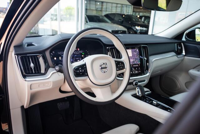 Volvo V60 2.0 T6 Plug-in hybrid AWD Ultra Bright | Adaptieve Cruise Control | Dodehoek Detectie | 360 Camera | Adaptieve Koplampen | Head-Up Display | Leder Blond | Elektr. Stoelen | Stoel+Stuurverwarming