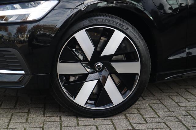 Volvo V60 2.0 T6 Plug-in hybrid AWD Essential Edition | Stoelverwarming voor + achter| Stuurwielverwarming| Side-Skirts| RVS- bumperbescherming achter|