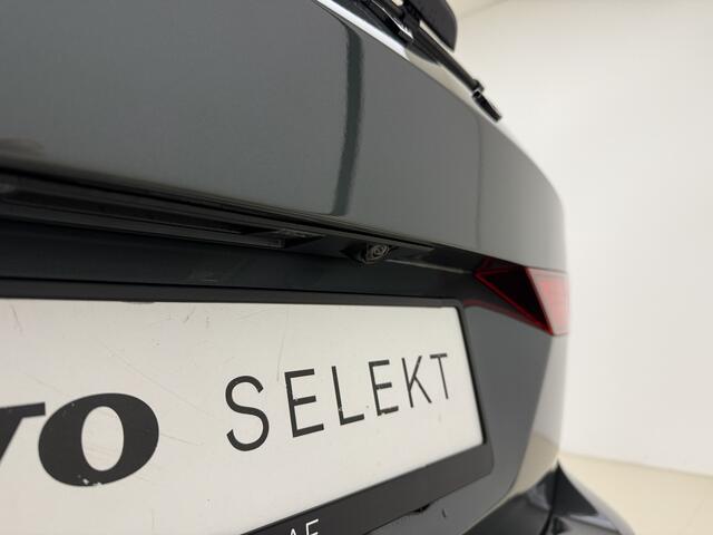 Volvo V60 T6 350pk Plug-in hybrid AWD Plus Dark / ¤3300,- Voorraadkorting / Panoramisch dak / Head-up display / Keyless / 360Camera / H&K Audio / Sportstoelen.