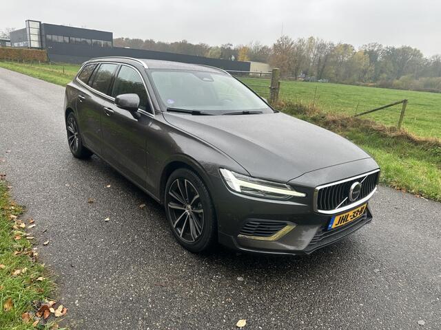 Volvo V60 2.0 T6 AWD + Bright