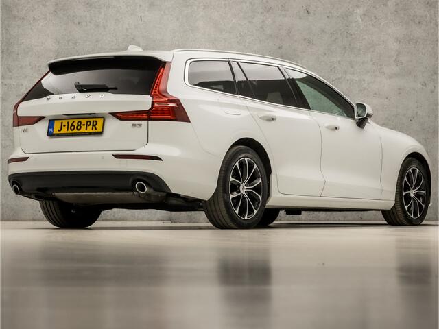Volvo V60 2.0 B3 Sport 177Pk Automaat (APPLE CARPLAY, GROOT NAVI, HARMAN/KARDON, LEDER, STUUR/STOELVERWARMING, CAMERA, SPORTSTOELEN, GETINT GLAS, ADAPTIVE CRUISE, KEYLESS, ELEK ACHTERKLEP, NIEUWSTAAT)