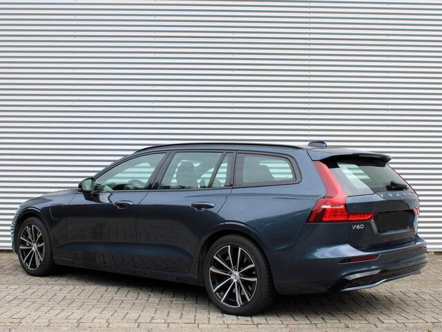 Volvo V60 2.0 T6 Plug-in hybrid AWD Plus Dark Automaat / 360* camera / Trekhaak / Verwarmd voorruit / Long range accu / All season banden