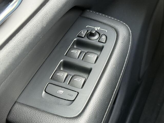 Volvo V60 BWJ 2021 2.0 B4 200 PK Momentum Advantage AUTOMAAT | CRUISE | CLIMA | PDC | CARPLAY