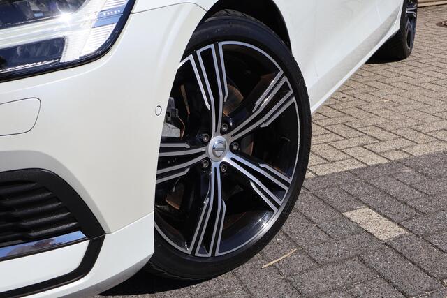Volvo V60 T6 Recharge AWD Inscription | Wool blend bekleding | Trekhaak elktr. | Pilot assist