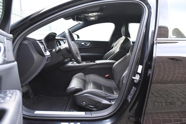 Volvo V60 2.0 T8 Plug-in hybrid AWD Plus Dark