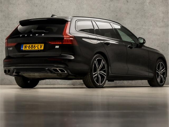 Volvo V60 2.0 T6 Recharge AWD R-Design 391Pk Automaat (APPLE CARPLAY, GROOT NAVI, LUXE LEDER, MEMORY SEATS, CAMERA, STUUR/STOELVERWARMING, GETINT GLAS, STOELVENTILATIE, ADAPTIVE CRUISE, NIEUWSTAAT)