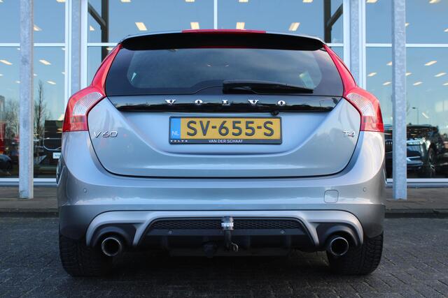 Volvo V60 T4 Business Sport | Camera | Trekhaak | Verw. Voorstoelen | Bi-Xenon | 18" LMV