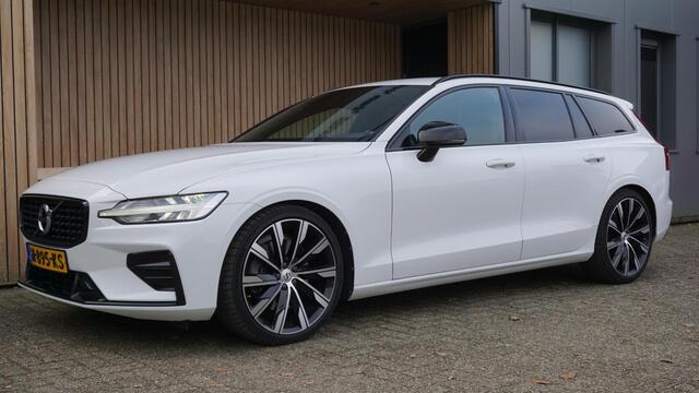 Volvo V60 2.0 T5 250pk R-Design Black Optik H&K Leder 20inch LM Navi LED Virtual Cockpit Stoel & Stuurwiel V.W. *Uitstraling*