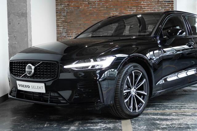 Volvo V60 T6 Plug-in hybrid AWD Plus Dark | Adaptive Cruise Control | 360° Parkeercamera | BLIS | Stoelverwarming | Stuurwielverwarming | Wegklapbare trekhaak | Harman Kardon Premium Audio | Google infotainment | Parkeersensoren voor + achter