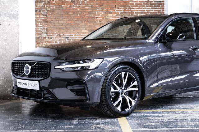 Volvo V60 B4 Plus Dark | Elektrisch verstelbare stoelen | Semi Elektrische Wegklapbare Trekhaak | Stuurverwarming | Adaptive cruise control | Parkeercamera | Parkeersensoren voor + achter | Stoelverwarming | Parkeerverwarming