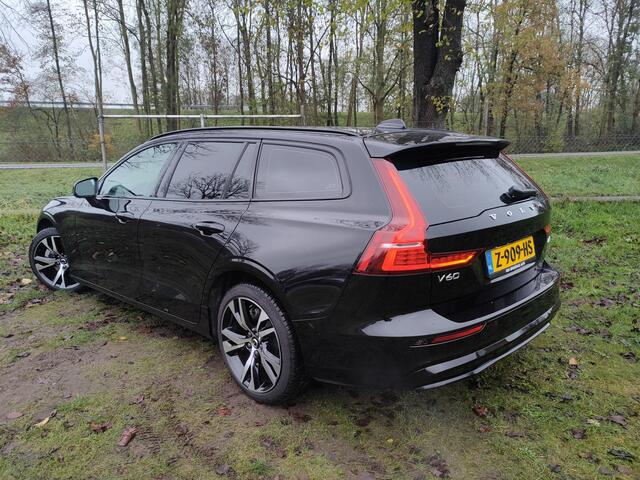 Volvo V60 2.0 B4 Plus Dark | ELEC. STOELEN | LEDER | CAMERA | SENSOREN | TREKHAAK |