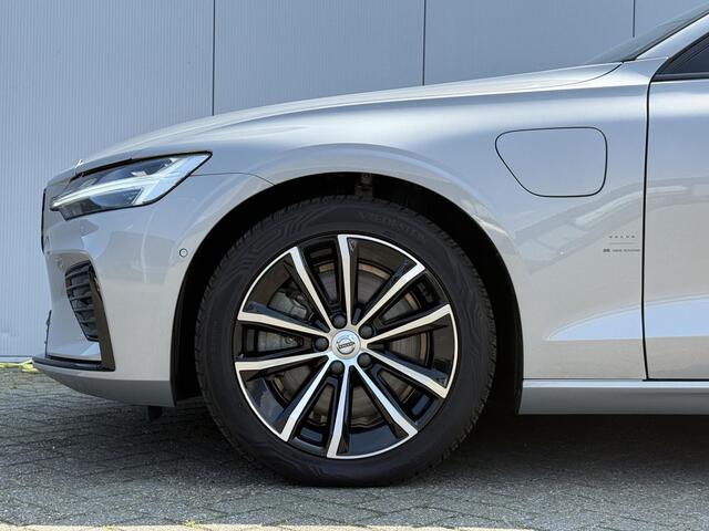 Volvo V60 T6 Automaat Recharge Plus Dark, Premium audio By Harman Kardon | 360 Graden Camera | Panorama Dak | Verwarmde Voorstoelen En Achterbank | Trekhaak | Verwarmbare Voorruit