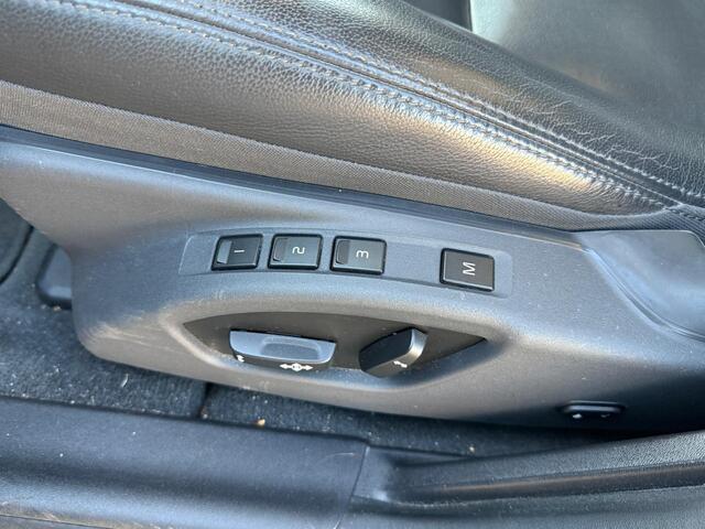 Volvo V60 1.5 T3 Summum | Trekhaak | Adaptief | BLIS | Standkachel | Camera | Leder | Volvo on Call | Schuif/kantel dak | Memory | Parkeersensoren V+A |