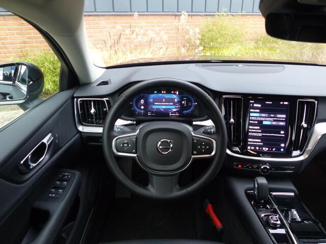 Volvo V60 T6 Plug-in hybrid AWD Essential