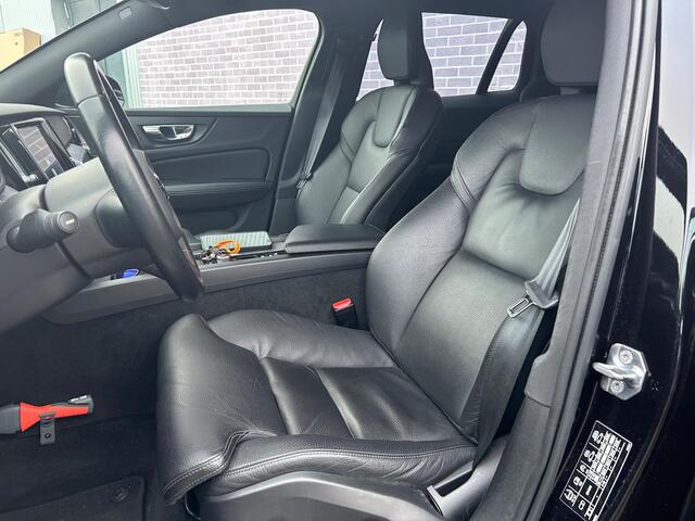 Volvo V60 2.0 T5 Momentum Pro | Trekhaak | Lederen bekleding | 360 camera | Adaptive cruise control | Parkeersensoren voor + achter | DAB+ radio | Stoelverwarming |