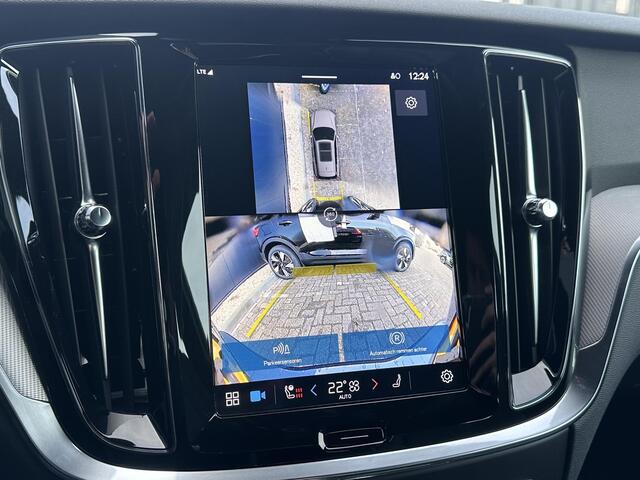 Volvo V60 2.0 T6 Plug-in hybrid AWD Plus Dark Adaptieve cruise control / BLIS / 360 camera / elektr. verst. Contourstoelen / stuur-,stoel-, voorruit verw. / Harman Kardon audio / Trekhaak / Keyless drive / All season banden