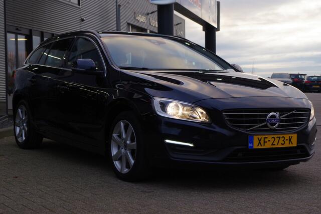Volvo V60 2.0 D2 Momentum, Trekhaak, Stoelverwarming, Navigatie
