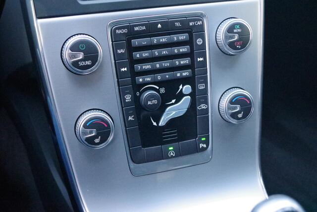 Volvo V60 2.0 D2 Momentum, Trekhaak, Stoelverwarming, Navigatie