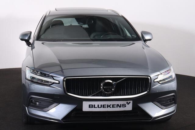 Volvo V60 T5 Inscription - Panorama/schuifdak - IntelliSafe Assist & Surround - 360º Camera - Harman/Kardon audio - Adaptieve LED koplampen - Verwarmde voorstoelen, stuur & achterbank - Parkeersensoren voor & achter - Head up display - Standkachel - Extra getint gl