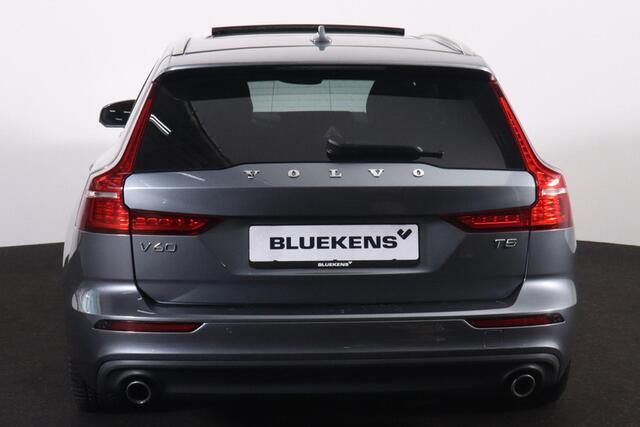 Volvo V60 T5 Inscription - Panorama/schuifdak - IntelliSafe Assist & Surround - 360º Camera - Harman/Kardon audio - Adaptieve LED koplampen - Verwarmde voorstoelen, stuur & achterbank - Parkeersensoren voor & achter - Head up display - Standkachel - Extra getint gl