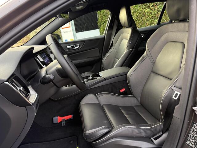 Volvo V60 T6 Plug-in hybrid AWD Plus Dark