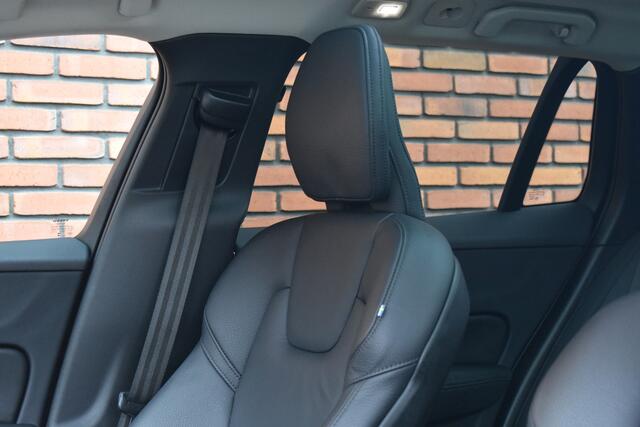 Volvo V60 B4 211PK Plus Dark | Climate | Trekhaak | Schuif-/kanteldak | Lighting |
