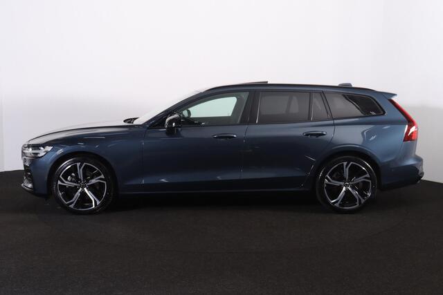 Volvo V60 B4 Ultra Dark - Panorama/schuifdak - IntelliSafe Assist & Surround - 360º Camera - Harman/Kardon audio - Verwarmde voorstoelen, stuur & achterbank - Parkeersensoren voor & achter - Elektr. bedienb. voorstoelen met geheugen - Head up display - Draadloze te