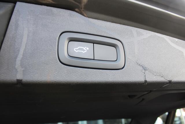 Volvo V60 T8 Twin Engine AWD R-Design | 360 Camera | Schuif/Kantel dak | Harmen Kardon | Trekhaak |