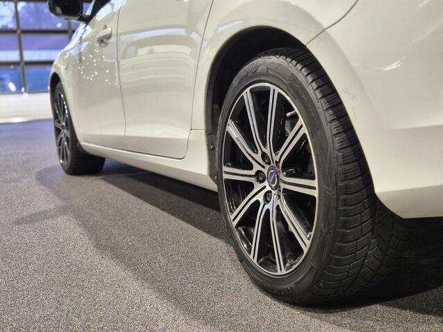 Volvo V60 2.4 D6 Twin Engine Momentum Automaat | Leder | Open dak | Trekhaak | Cruise | Stoelverwarming