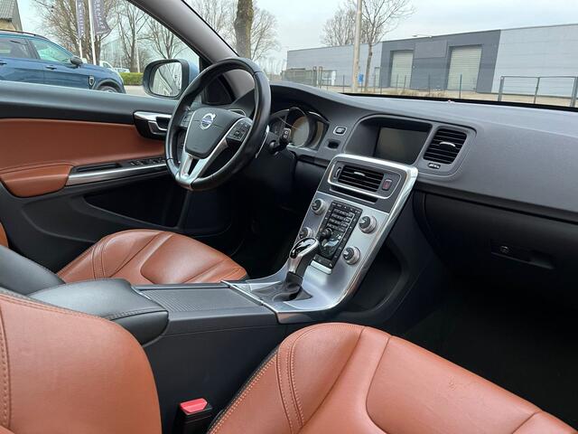 Volvo V60 T5 245pk Summum Automaat | Rijklaarprijs | Trekhaak | Open Dak |