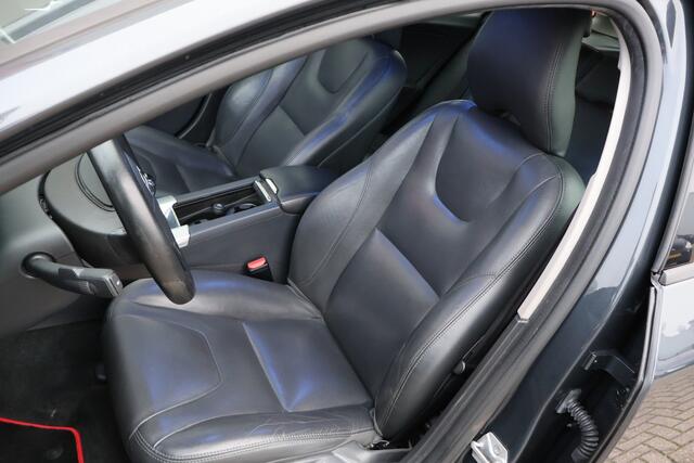 Volvo V60 2.0 D2 Summum | Leder | Camera | Trekhaak |