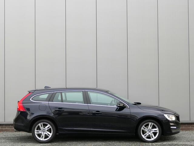 Volvo V60 1.5 T2 AUT Nordic+ Xenon / Navi / Voorruit verwarming