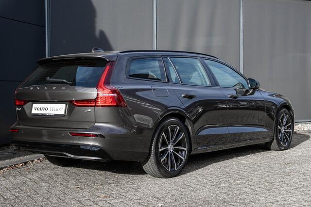 Volvo V60 T6 Plug-in hybrid AWD Plus Dark | Semi Elektrische Trekhaak | Adaptieve Cruise Control | BLIS | Elektrische verstelbare voorstoelen | Verwarmbare voorstoelen en stuurwiel | 360 graden camera |