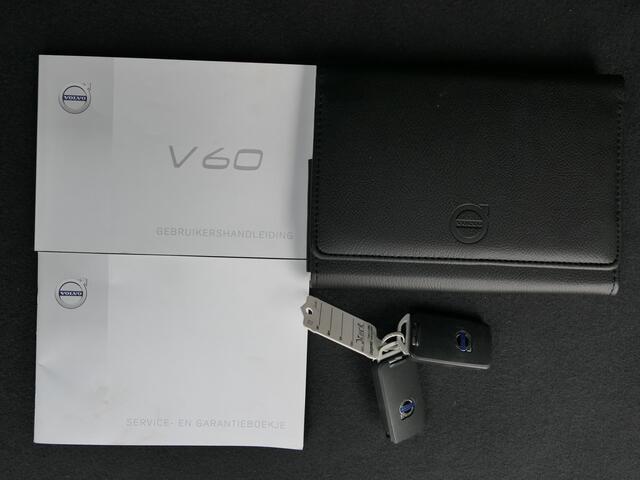 Volvo V60 T2 AUT Momentum Trekhaak / Xenon / Navi / Cruise control