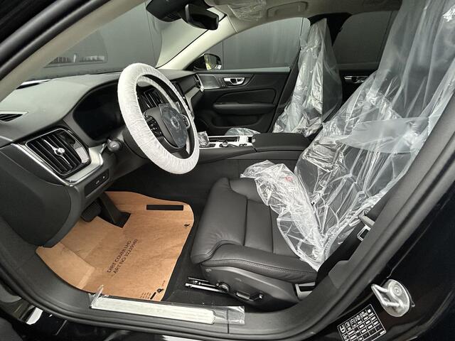 Volvo V60 2.0 T8 Plug-in hybrid AWD Plus Perform. Ed. Dark Panorama dak / Head-up display / 360 camera / Polestar optimalization / Extra getint glas / 19"triplesp. wielen