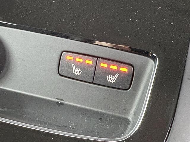 Volvo V60 2.0 T6 Plug-in hybrid AWD Essential Bright | Leder | Adaptieve cruise | BLIS | Stoelverwarming voor en achter | Stuurverwarming | Trekhaak |