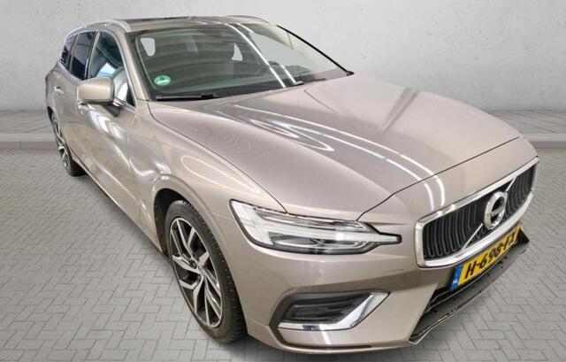 Volvo V60 2.0 T6 Recharge 340 pk AWD Momentum Pro Navigatie Trekhaak Panoramadak Head Up Camera Dab Carplay Getint Glas NL Auto