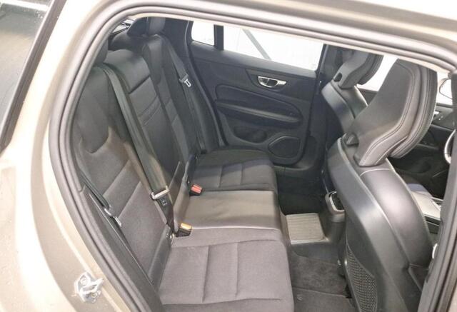 Volvo V60 2.0 T6 Recharge 340 pk AWD Momentum Pro Navigatie Trekhaak Panoramadak Head Up Camera Dab Carplay Getint Glas NL Auto