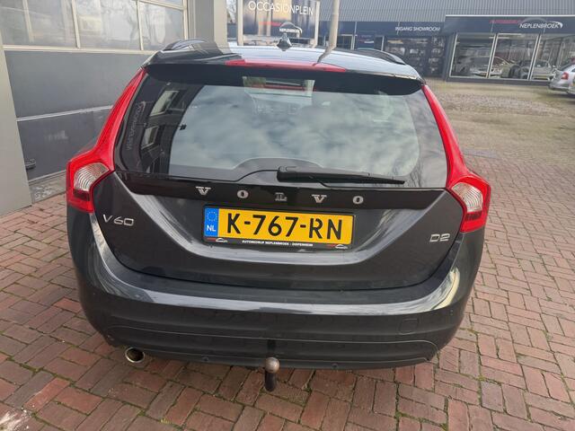 Volvo V60 2.0 D2 Kinetic Bj 2016 Dealer onderhouden Zuinige diesel